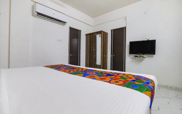 Fabhotel Elite Palm