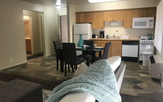 Parkway Suites