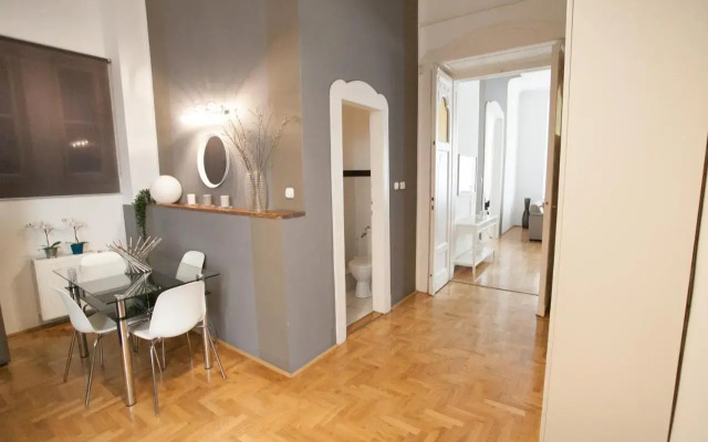 Modernized Condo for 6ppl CENTER