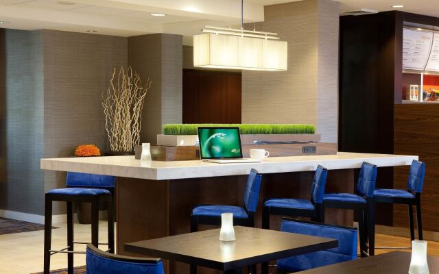 Courtyard by Marriott Oakland Airport