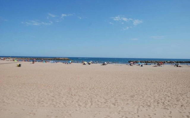 Villa in Valras-plage Near Sand Beach