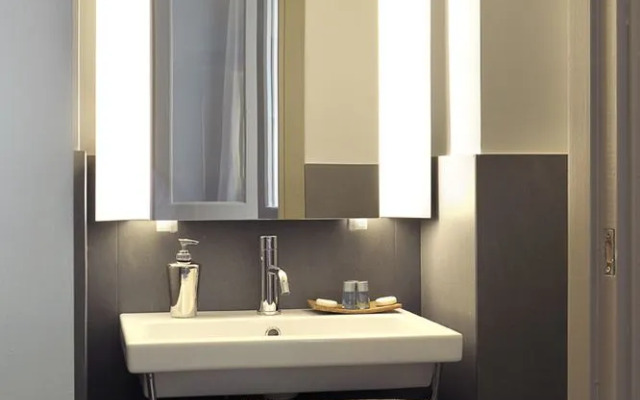 Raffaello Charmsuite