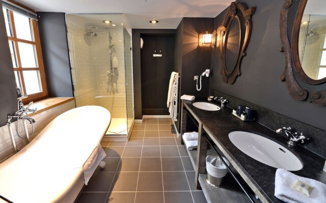 Les 5 Freres Maison de Famille