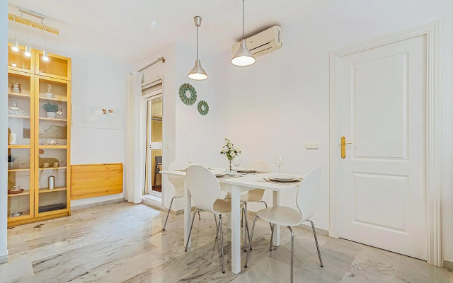 Apartamento con patio a 1 minuto de la playa