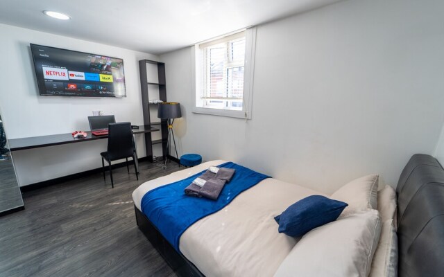 Modern Studio Close to City Centre!