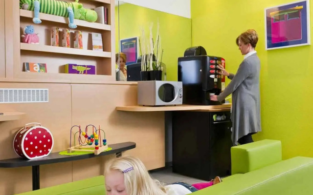 Отель Indigo Antwerp - City Centre, an IHG Hotel