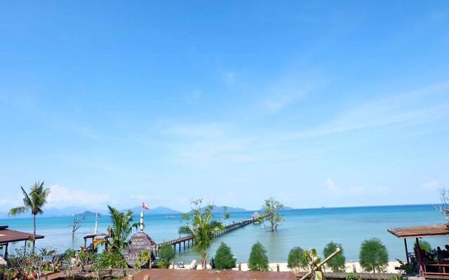 The Cinnamon Art Resort and Spa