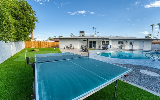 3BR Sleeps 8 Pool Putting Green BQQ Large Island!