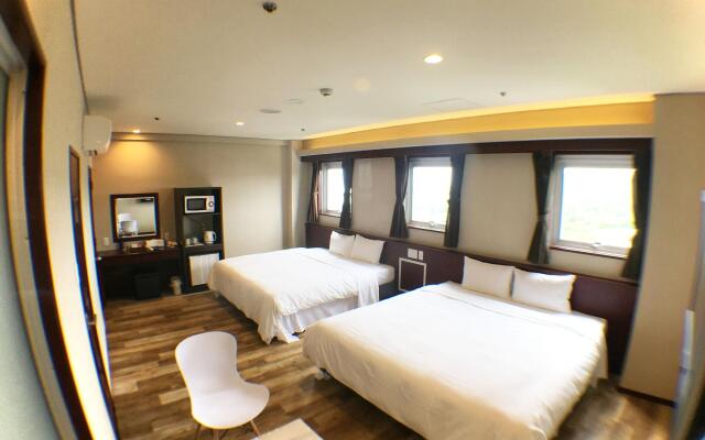 Rycom Crystal Hotel
