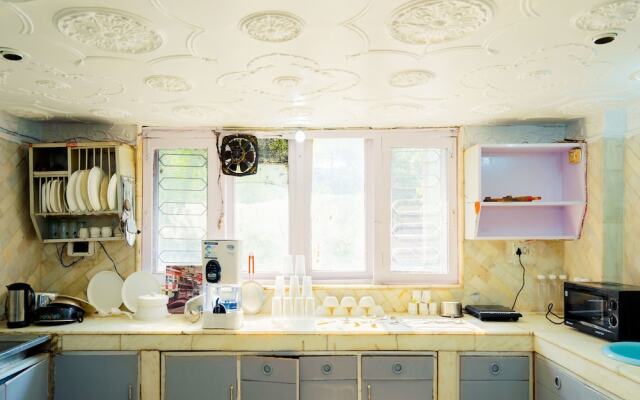 Home Royal Wood by OYO Rooms