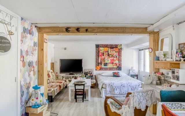 Comfortable Holiday Home in Roanne With Swimming Pool
