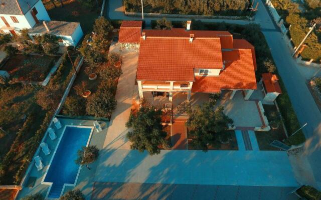 Apartments Nikaia