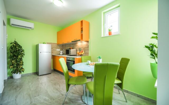 Apartments & Rooms Sunshine Home