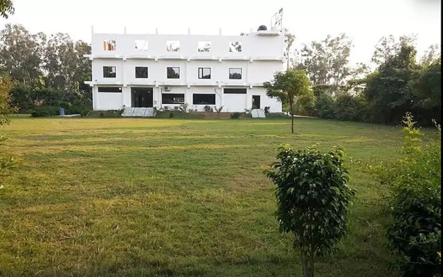 Oyo 24081 Hotel Lata Palace And Resort