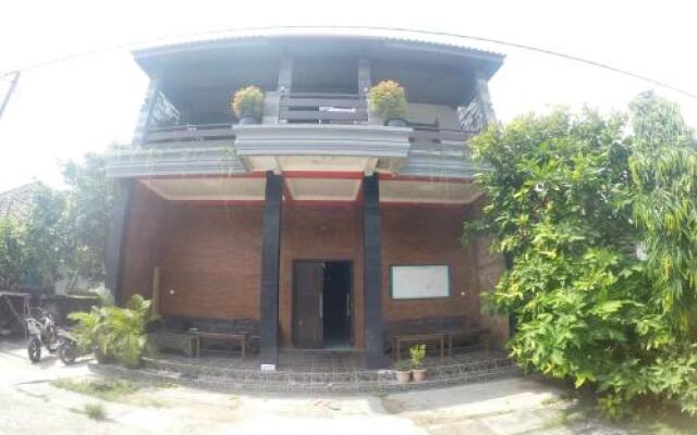 Rabbit And Carrot House