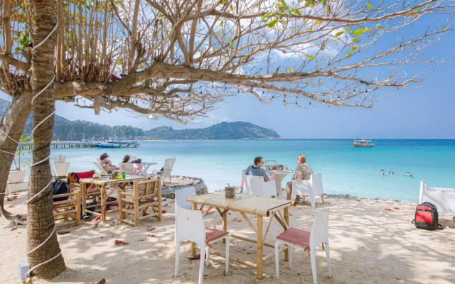 VIVA on the Beach Hotel