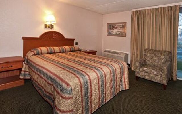 Howard Johnson Inn - Commack