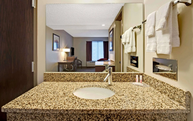 Quality Inn & Suites Columbus