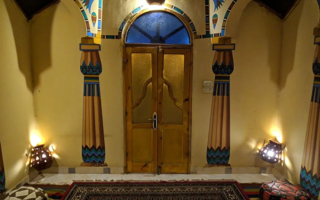 Elphardous Hotel