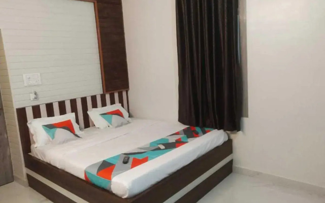 OYO 93387 Hotel Swarna Palace