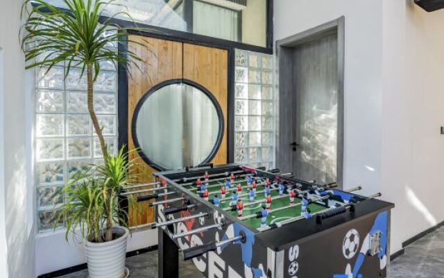 Qiqi Huaxi Homestay (Qinglongxia Scenic Area)