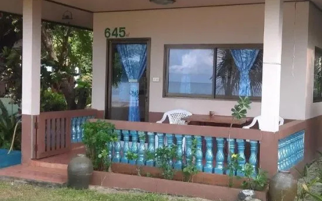 Baan Chai Lay Krua Tonhom