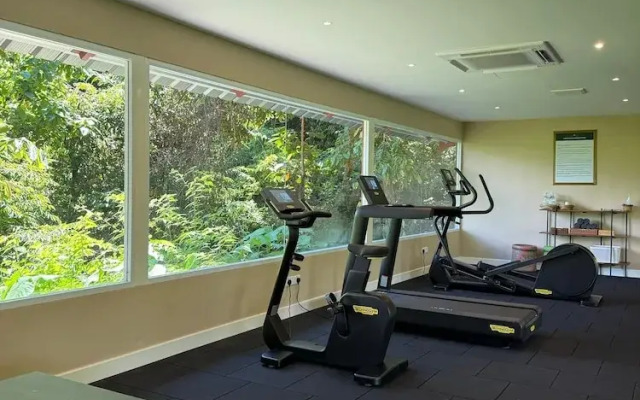 Ambong Pool Villas - Private Pool