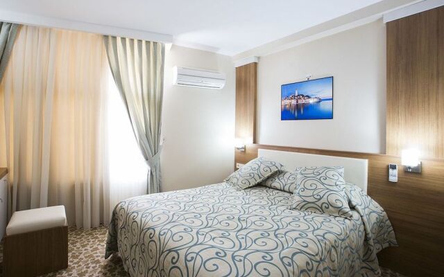 Seyhan Sarus Otel