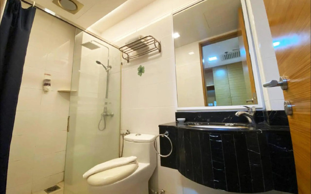 Crown Garden Hotel