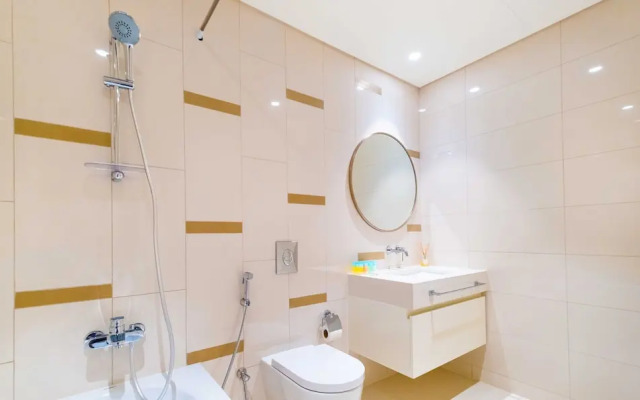 LUX  The Luxury Sunspot Beach Suite