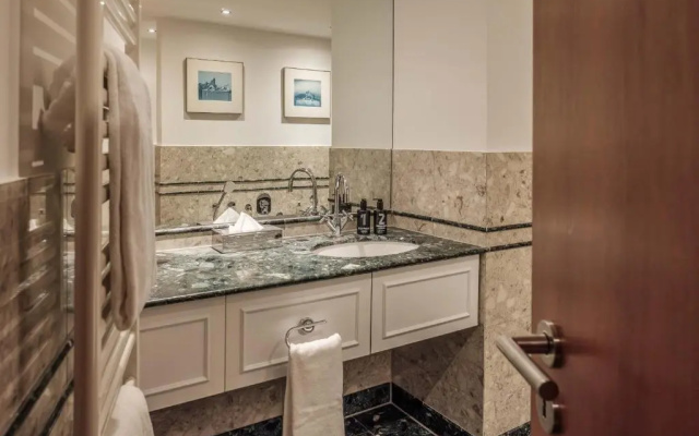 Main Plaza Suite Tower