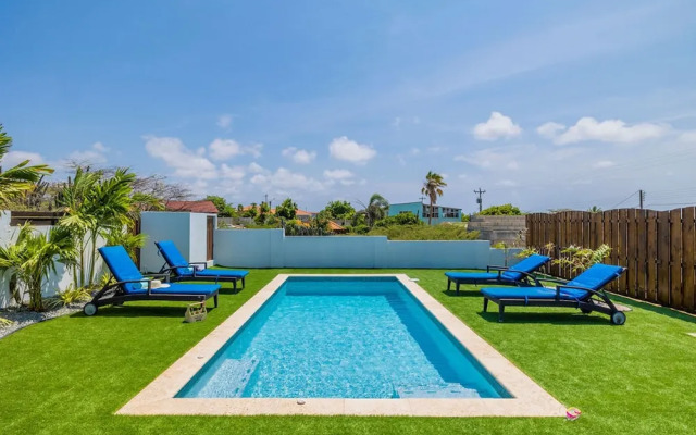 2BR Countryside Home w Sea Views Private Pool