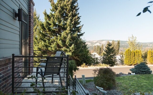 NEW Condo Downwider with Hot Tub, Minutes Away from The Columbia River Gorge by RedAwning