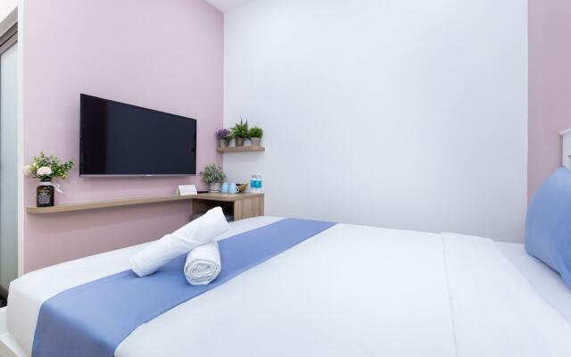 Cozrum Homes Charming Corner