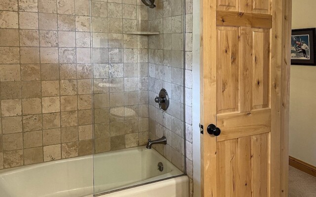 Coldstream Townhome 19