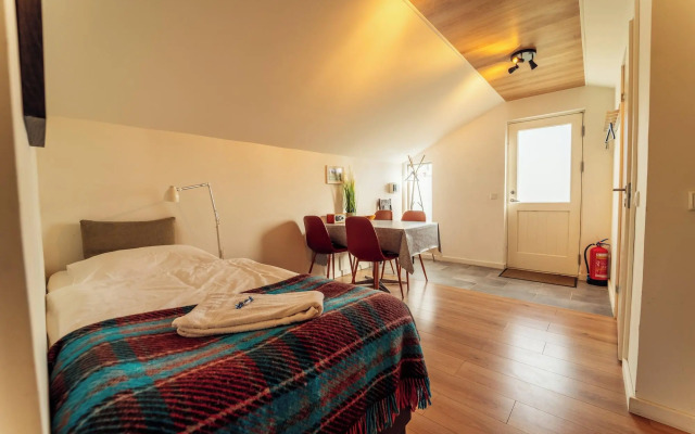 Farmhouse Lodge