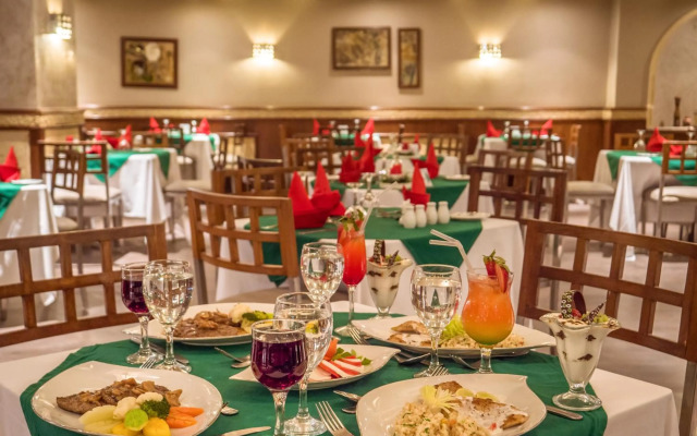 Sunny Days El Palacio Resort & Spa