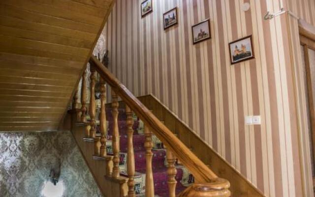 Guest House Kavkasioni 33