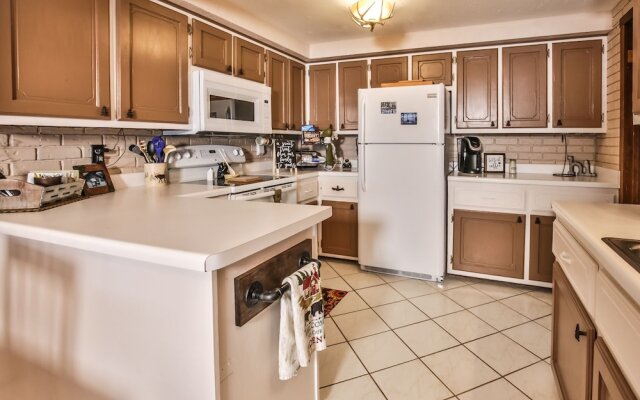 East Bay Hideaway - 4 Br Home