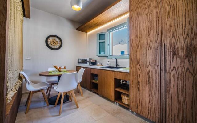 New Villa Katerina - 3 Villas & 3 Private Jacuzzi