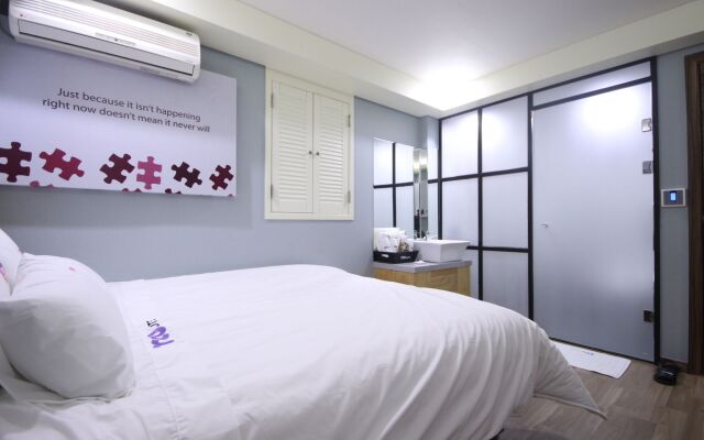 Roo Motel