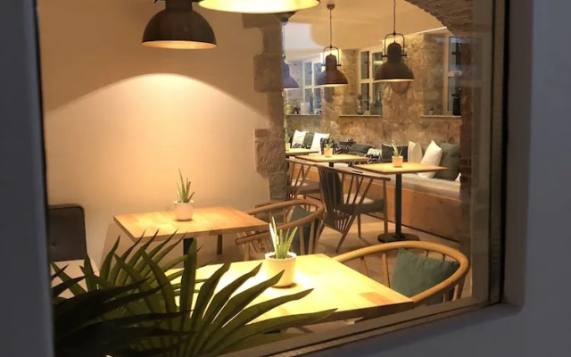 Min Ayvalık (Adults Only +12)