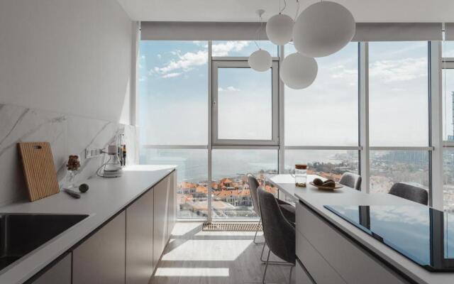 Sea and Sky Apartment