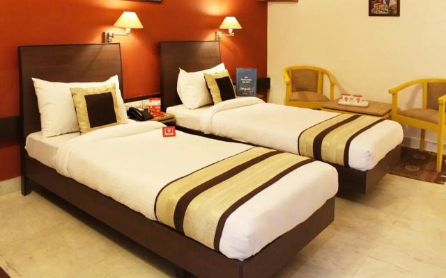 Capital O 2457 Hotel Green Lotus