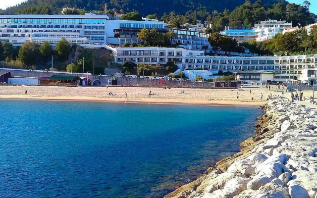 Oceanview Duplex shared Pool & Beach Sesimbra