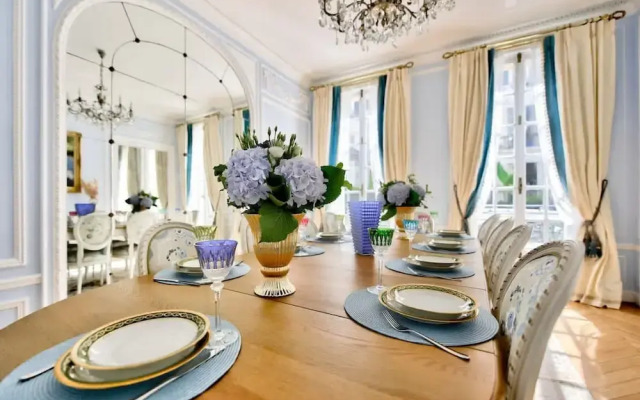 Noble Luxury Residence in the Heart of Paris