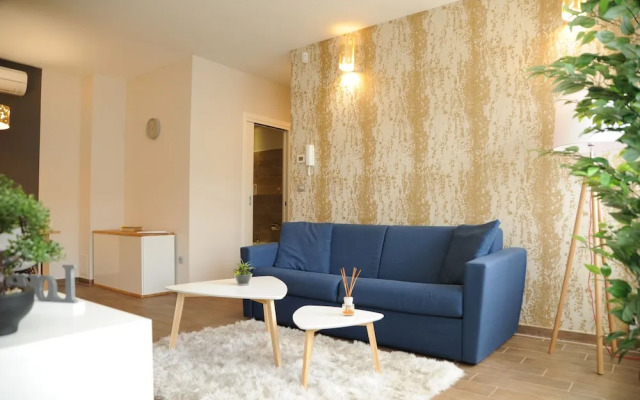 Budapest Easy Flat - Penthouse Basilica