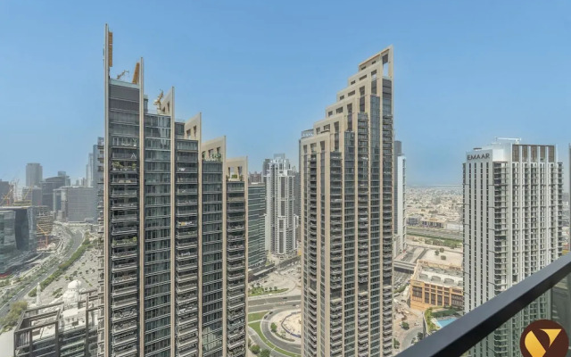 Luxury 2BR in ACT 1 Near Dubai Mall