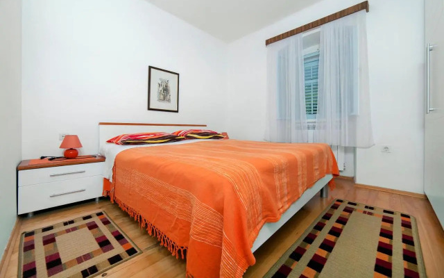 Apartments & Rooms Nada