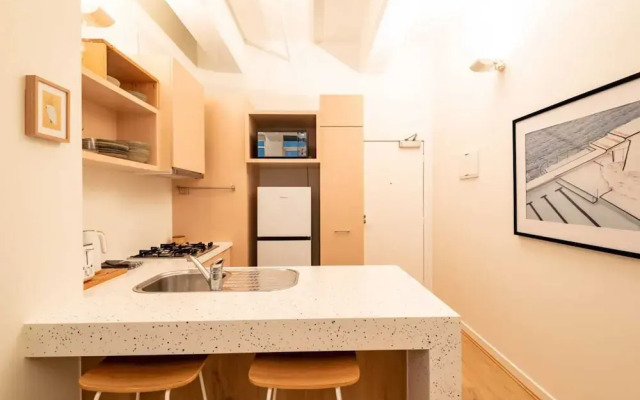 Beautiful 1 Bedroom Apartment Next to Southern Cross Station
